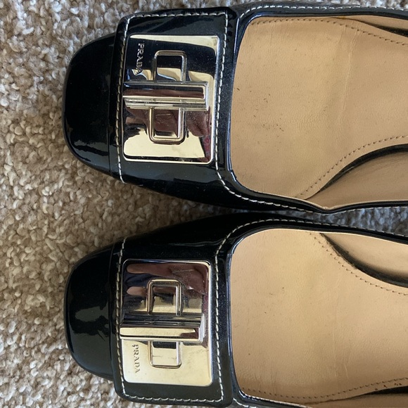 Prada shoes size 10 in perfect condition with box and dust bag - Picture 6 of 9